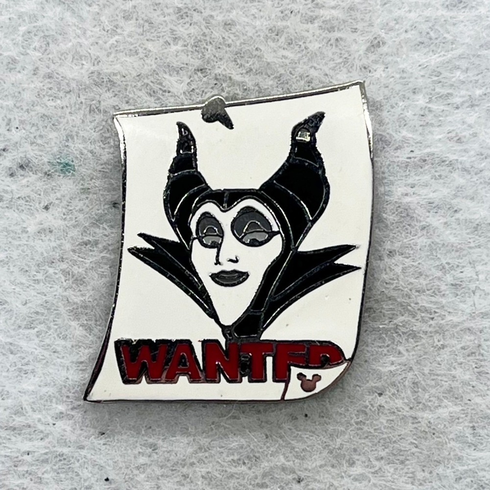 🔮 5/$25 Disney Sleeping Beauty Maleficent Wanted Poster Pin